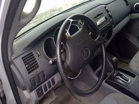 2006 TOYOTA TACOMA SILVER EXTD CAB 2.7 AT  2WD.  Z24853
